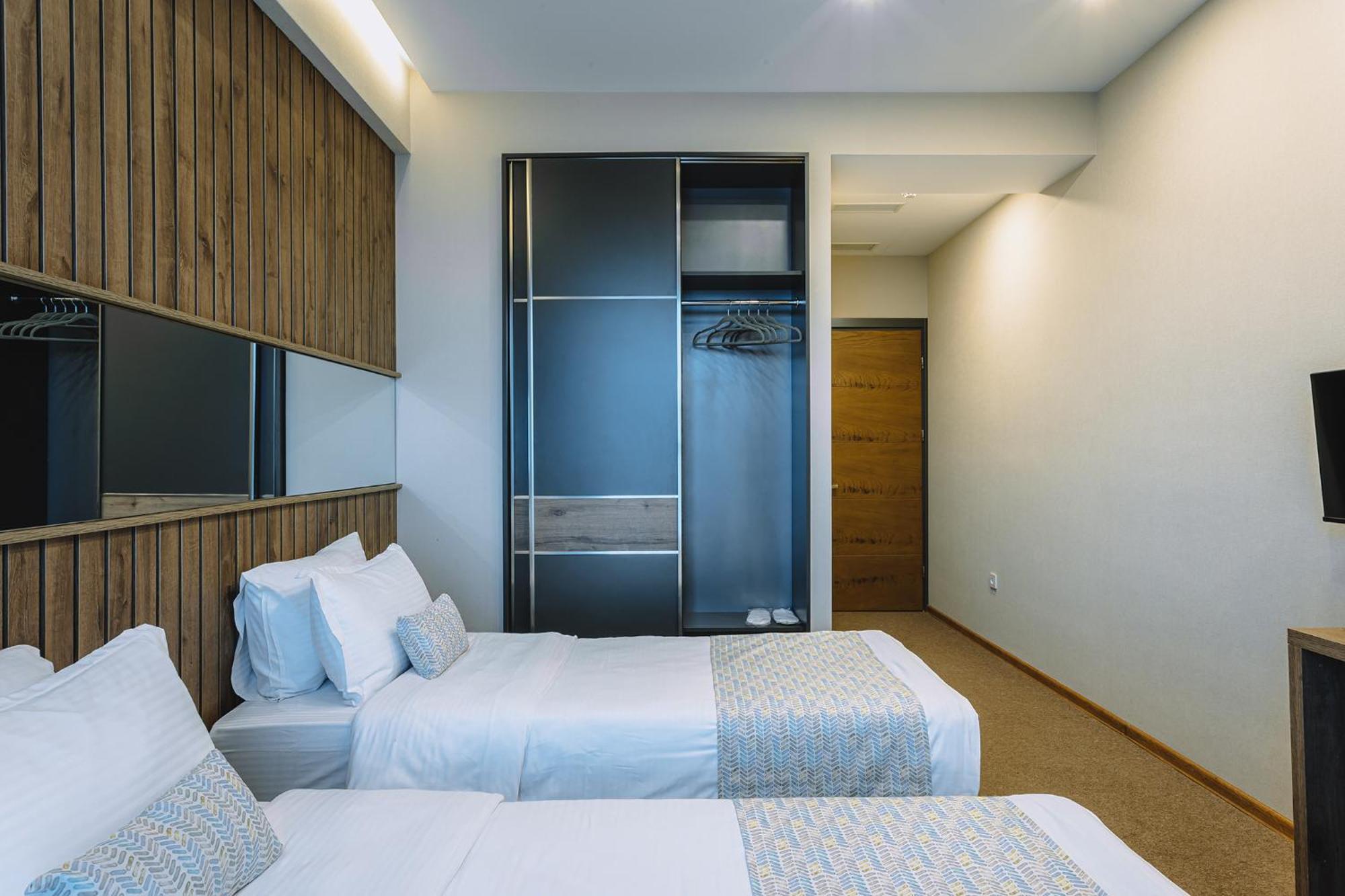 Hotel Sky Station Tbilisi Exterior foto