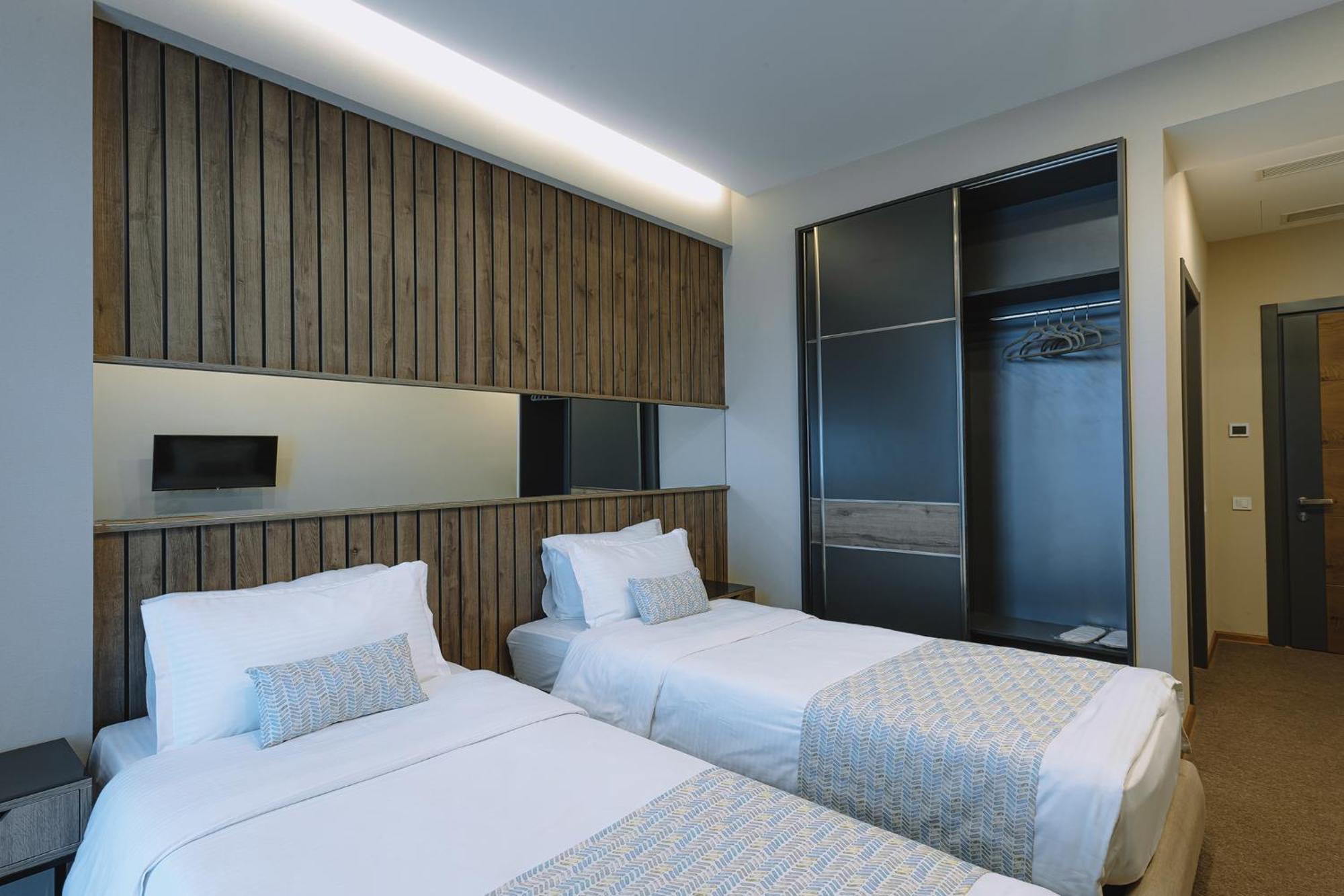 Hotel Sky Station Tbilisi Exterior foto